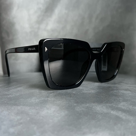 Prada PR23ZSF 54mm Square Sunglasses in Black NWT 377$ - Picture 12 of 16